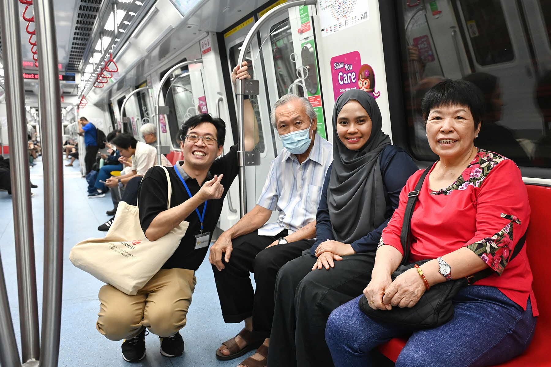 Corporate volunteers and elderlies travelled from Woodlands to Toa Payoh